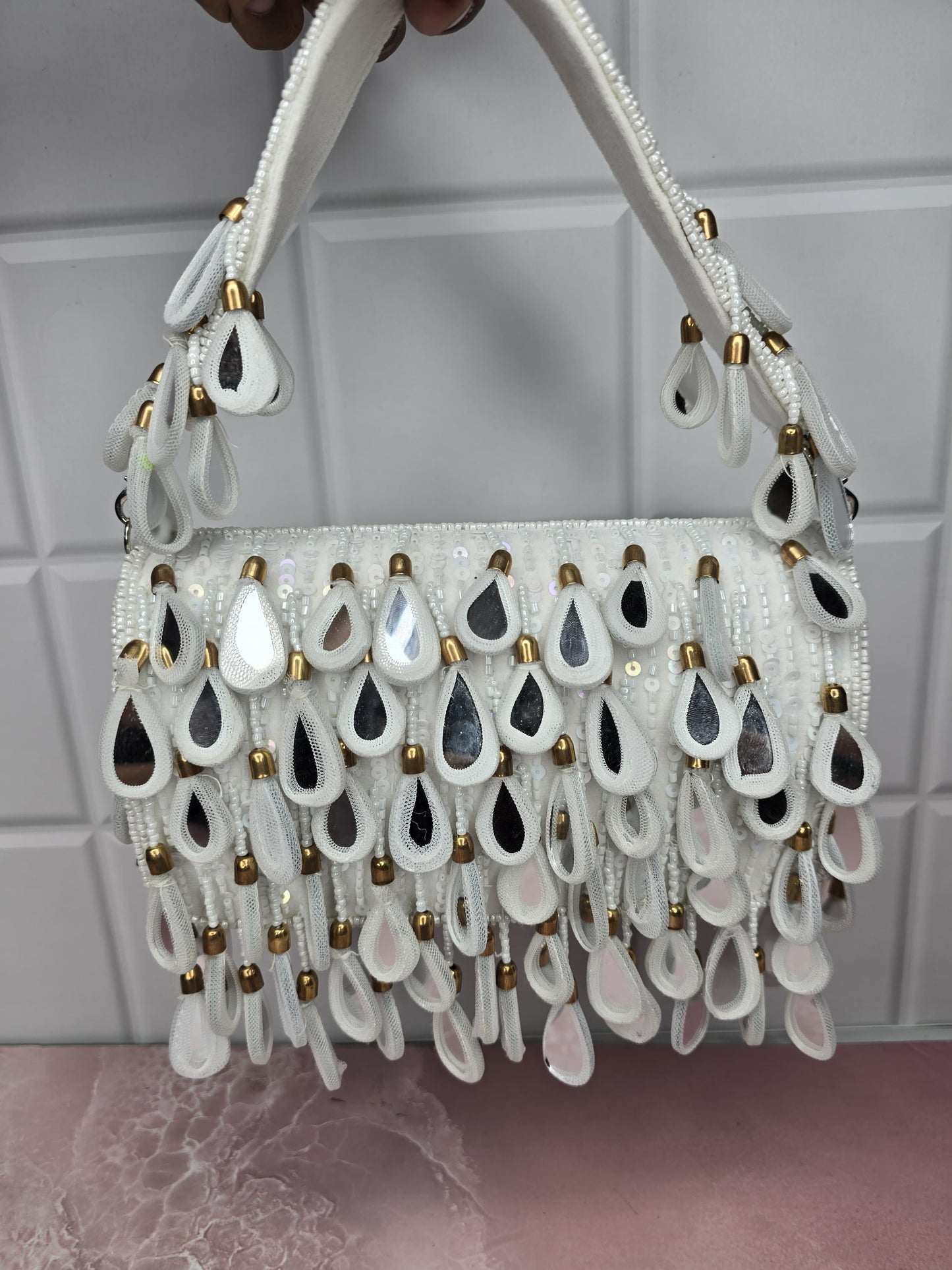 Mirror squence flap clutch