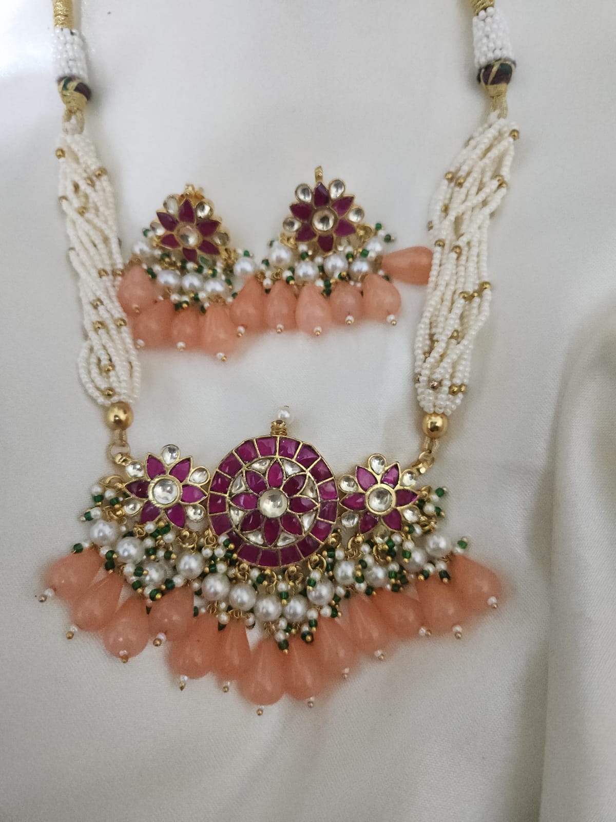 'Nimisha' pachi kundan chokar set