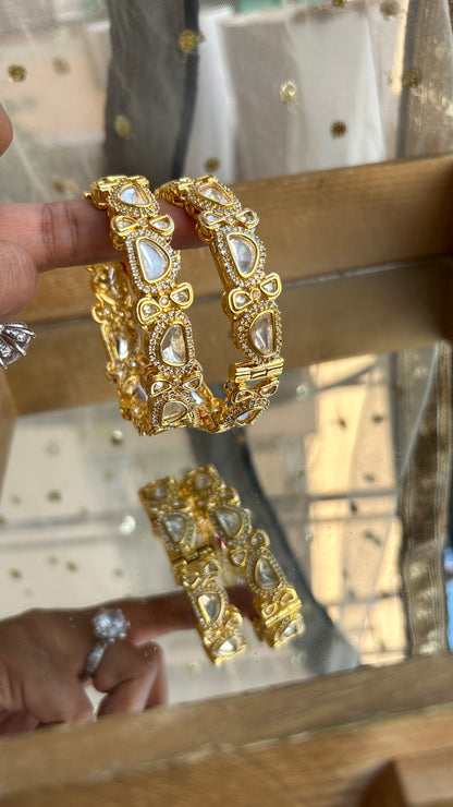 'Kehnkshan' uncut polki Openable Bangles