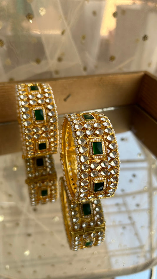 'Riya' Broad Pachi kundan emerald Kadda