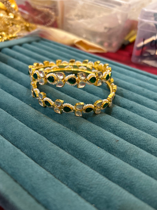 ‘Meher’ pachi kundan green bangles