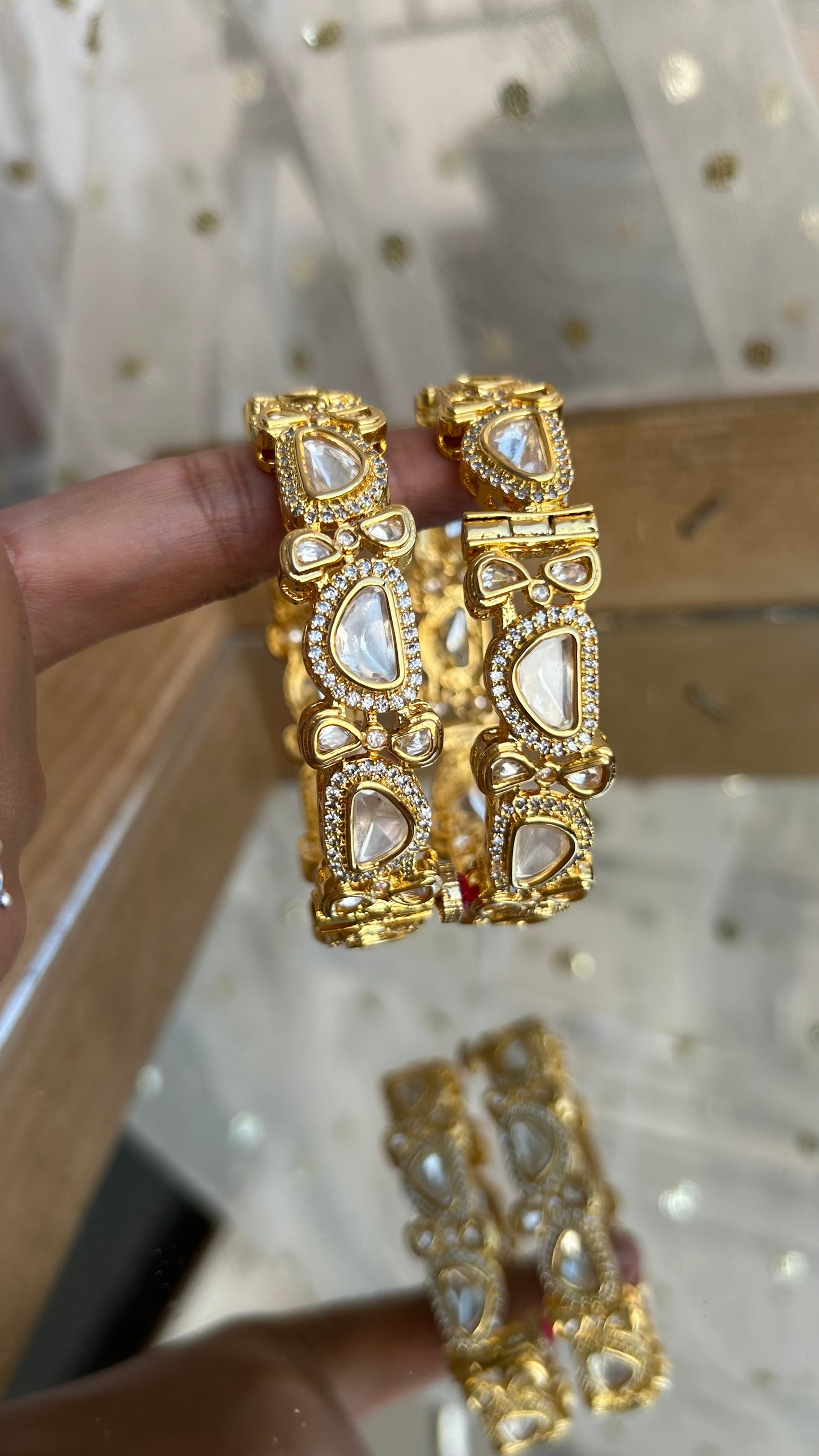 'Kehnkshan' uncut polki Openable Bangles