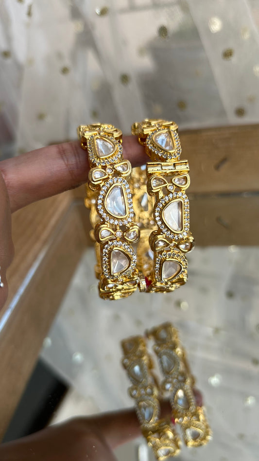 'Kehnkshan' uncut polki Openable Bangles