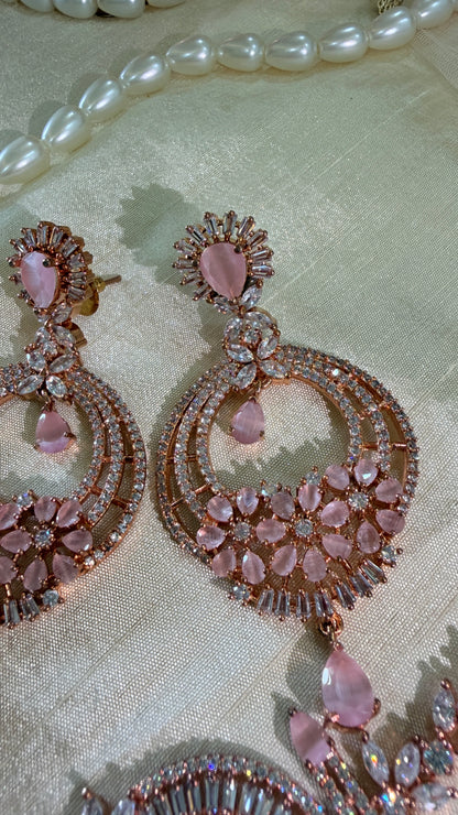‘Amruta’ lux Earring, and Tika set ￼