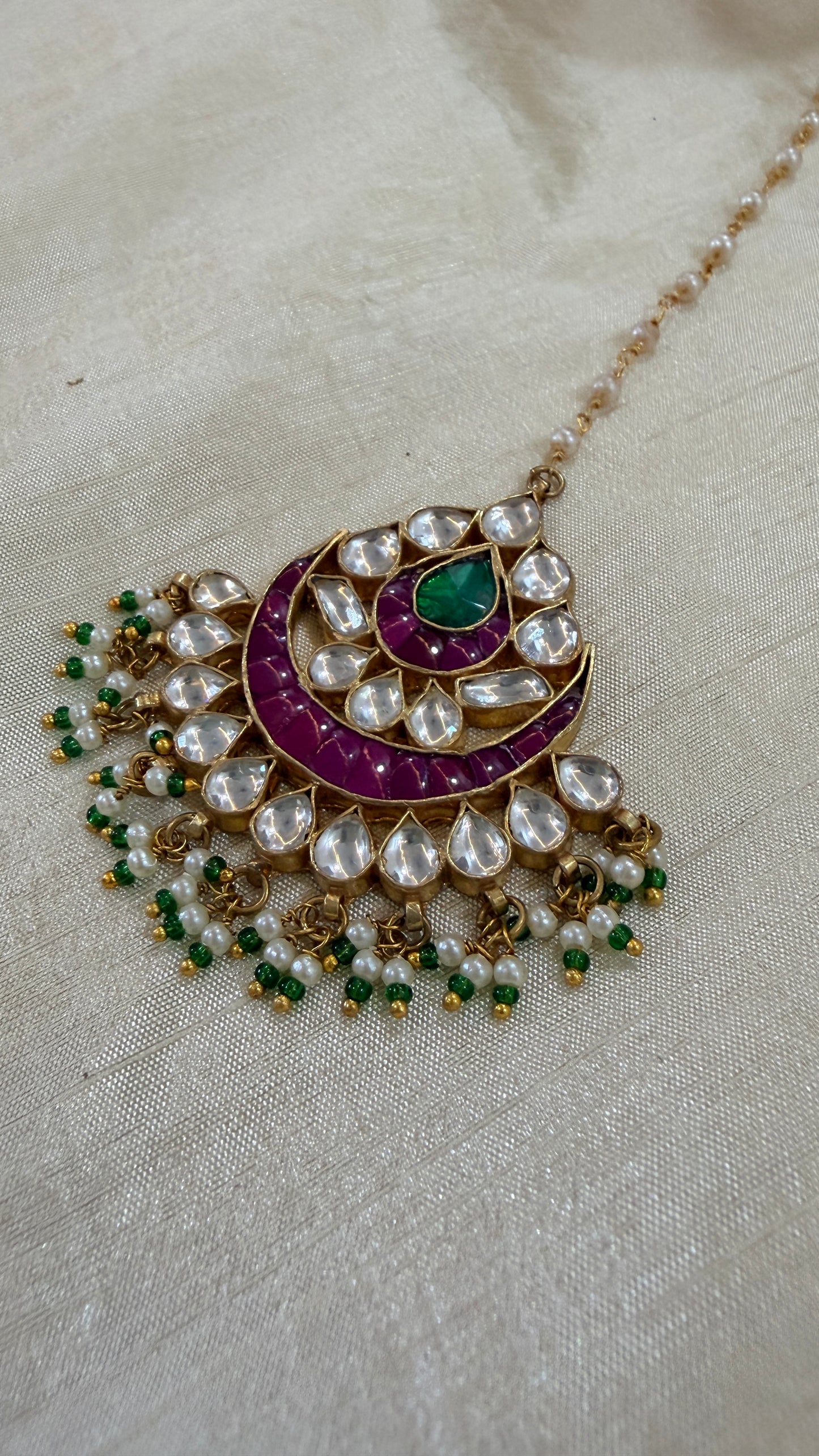 Pachi Kundan Mangtikka