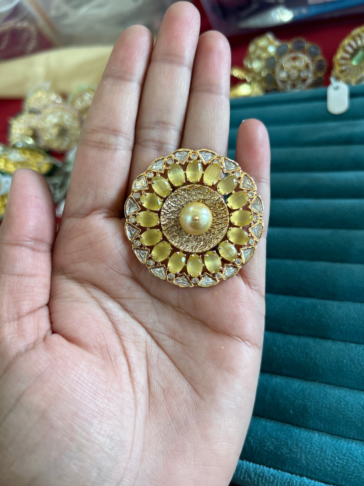‘Lemon’ round cocktail ring