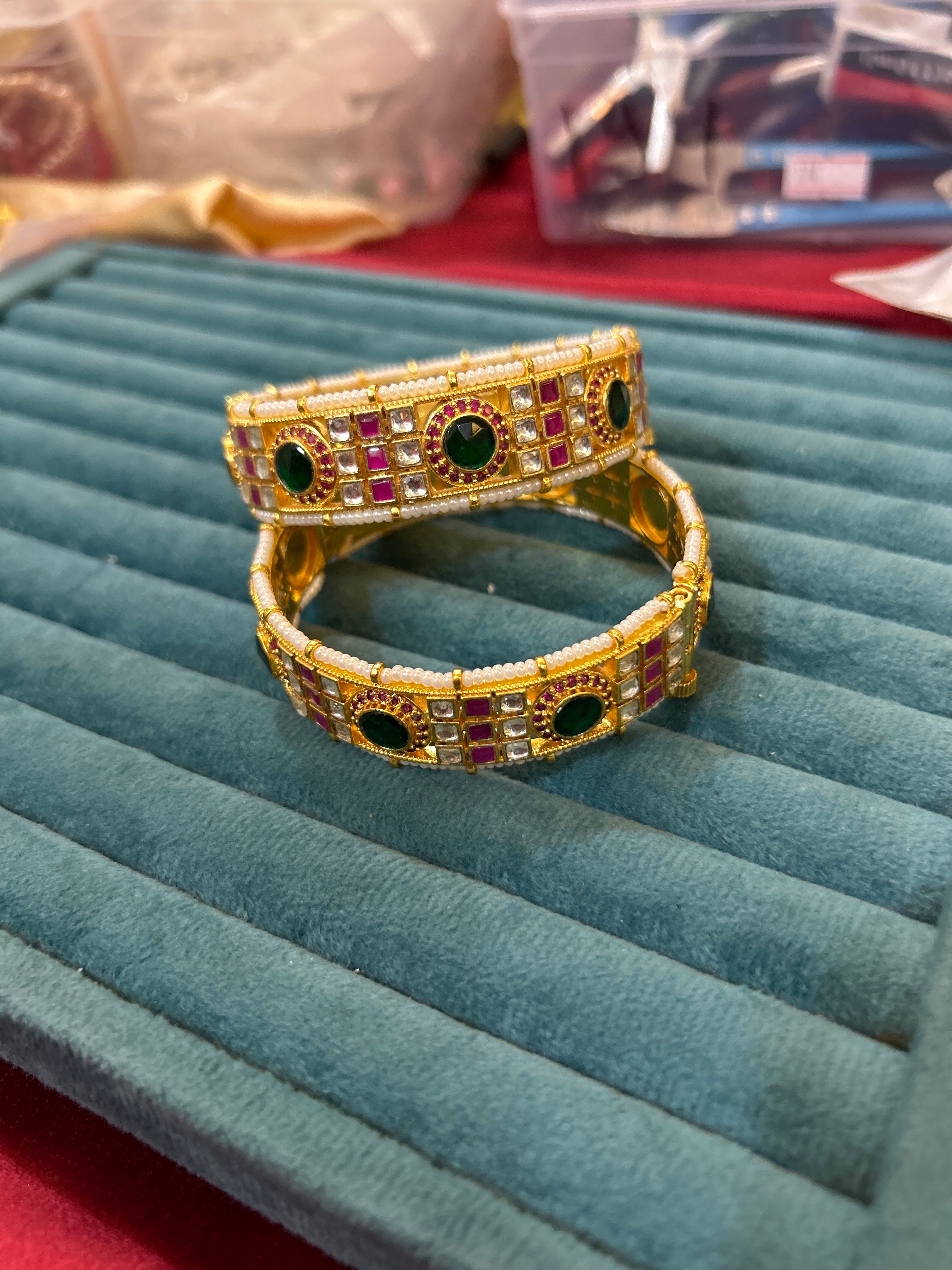 Kadde ‘Tara’ Multicolor pachi kundan kadde – The Bridal Chura