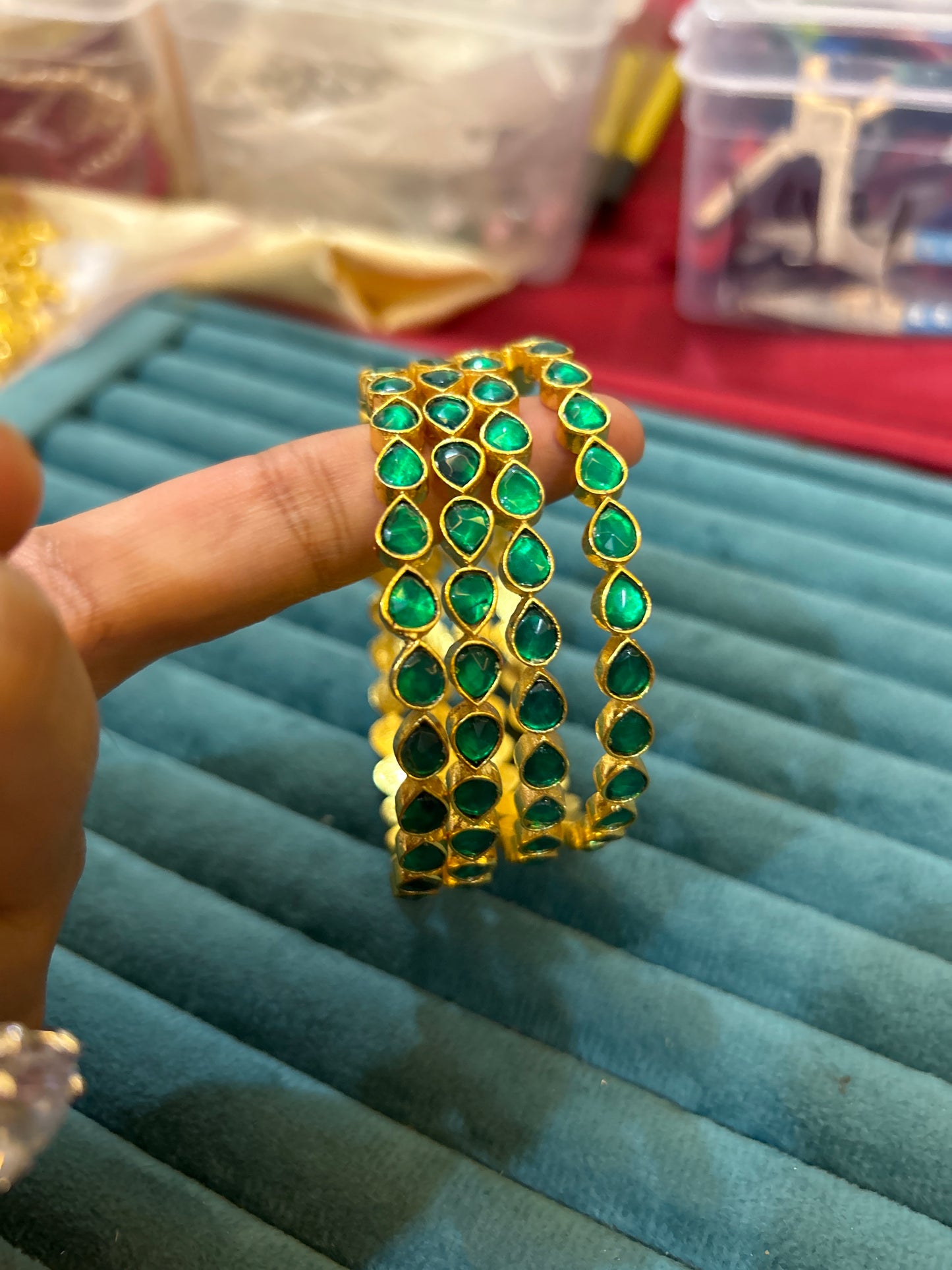 ‘Saanvi’ Emerald Pachi Kundan Bangles