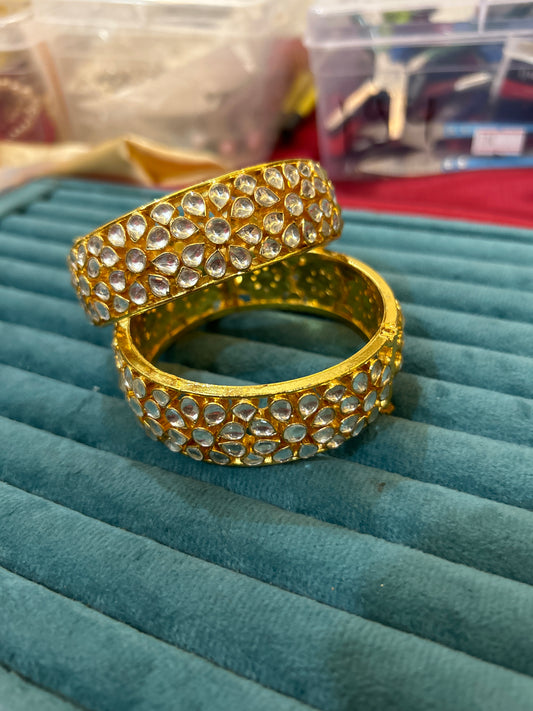 ‘Paro’ Broad pachi kundan Kadda