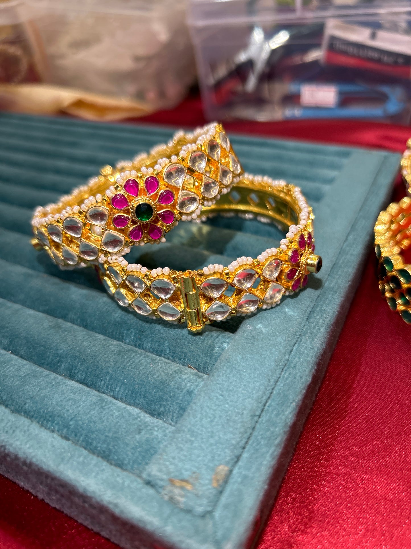 ‘Ishani’ Pachi kundan openable bangles