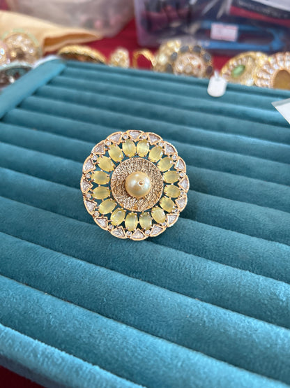 ‘Lemon’ round cocktail ring