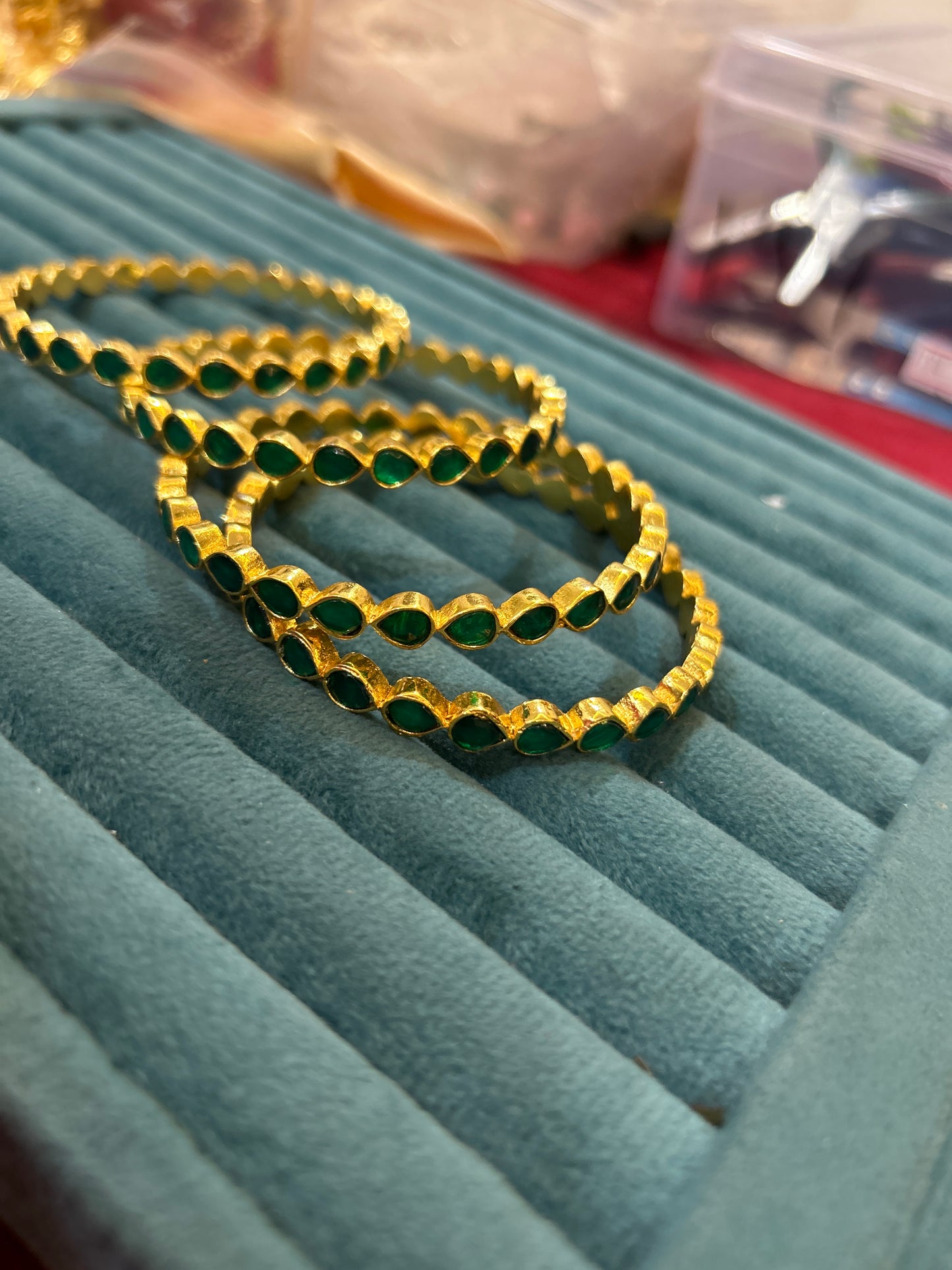 ‘Saanvi’ Emerald Pachi Kundan Bangles