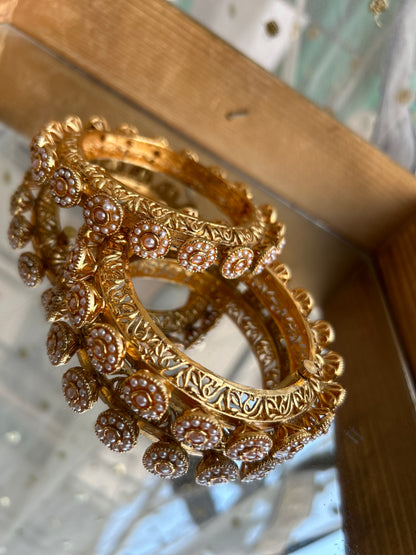 'Gaurika' jodha bangles / pacheli