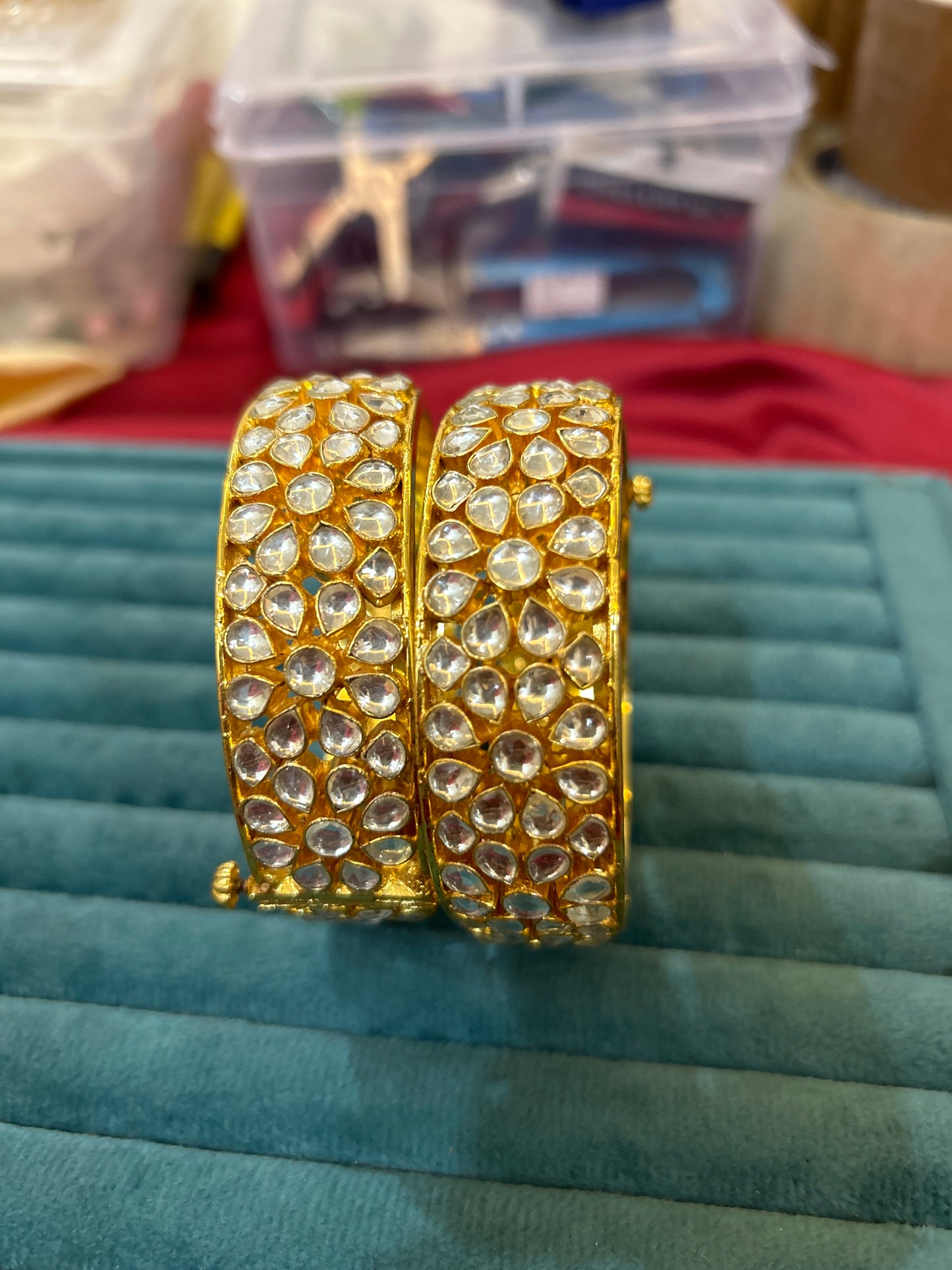 ‘Paro’ Broad pachi kundan Kadda