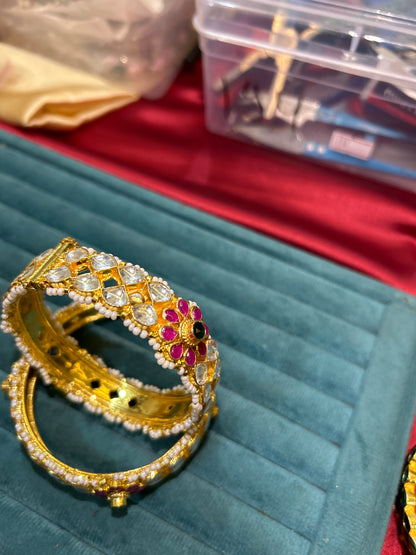 ‘Ishani’ Pachi kundan openable bangles