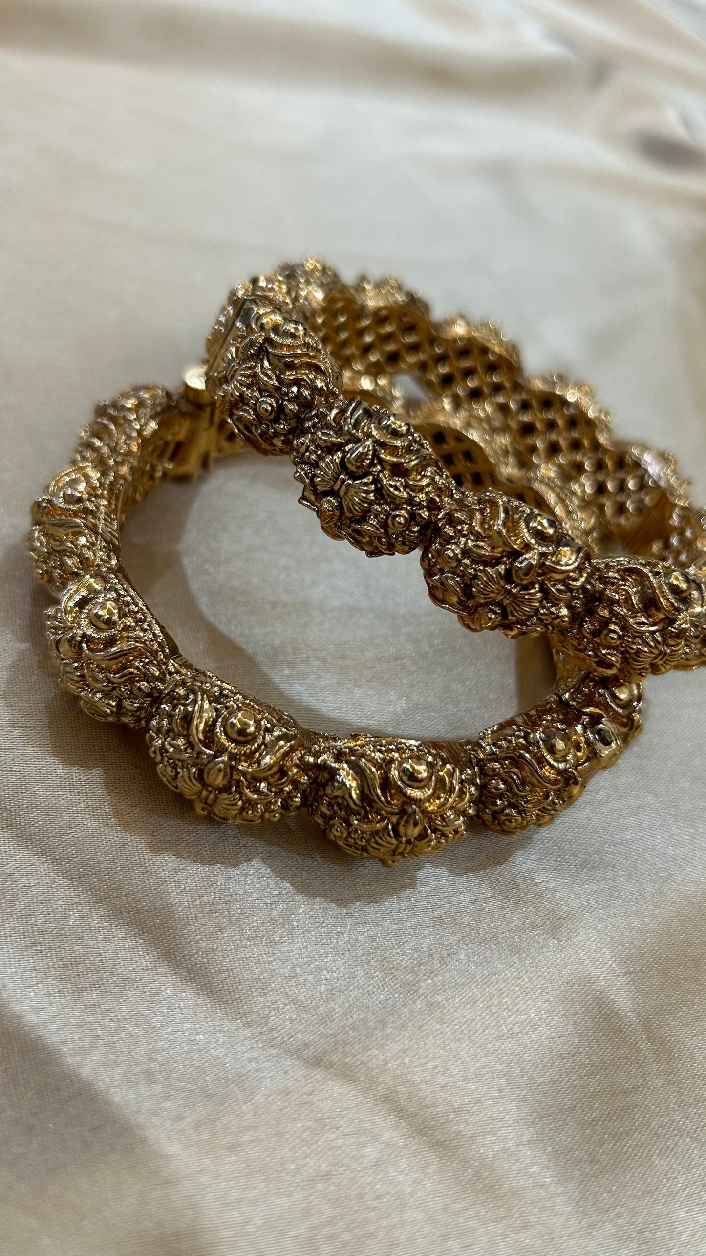 ’Veena’ Gold look openable bangles