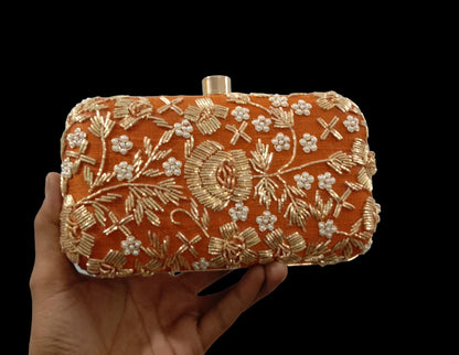 Customised hand clutch