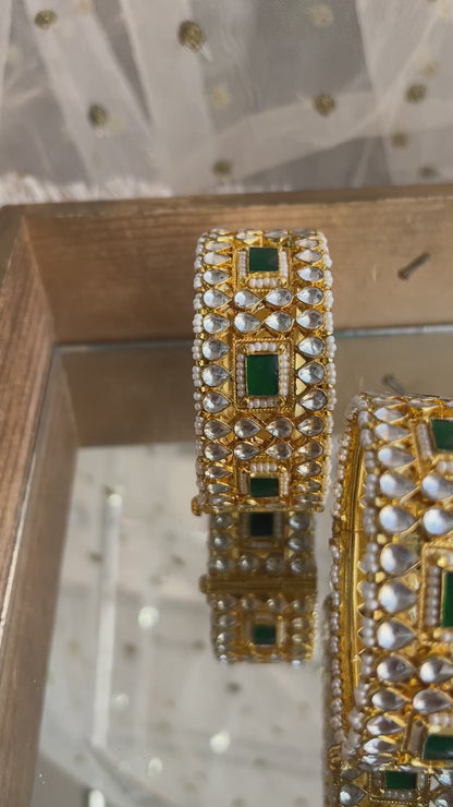 'Riya' Broad Pachi kundan emerald Kadda