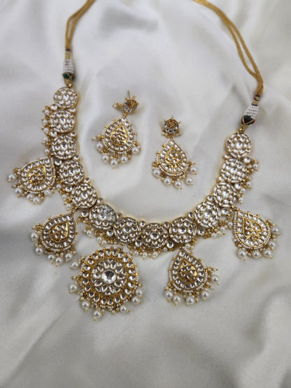'Shringaarika' pachi kundan necklace