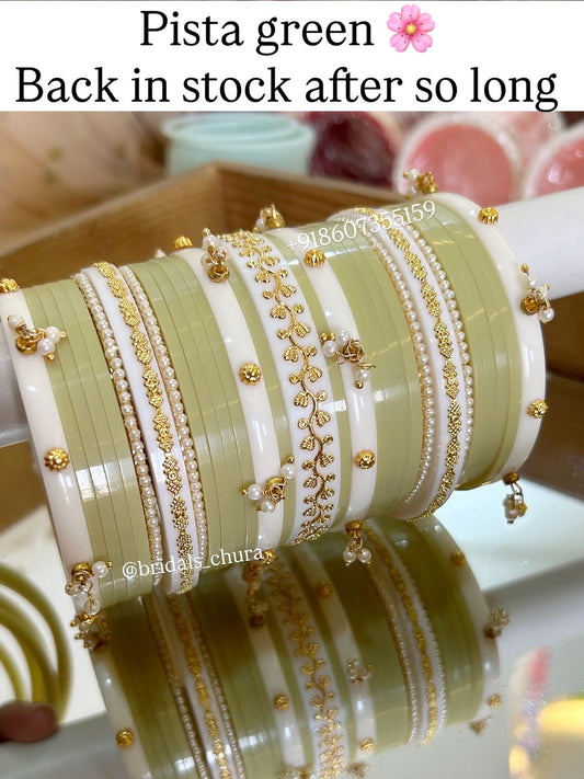 'khilkhili' chura cum bangels set