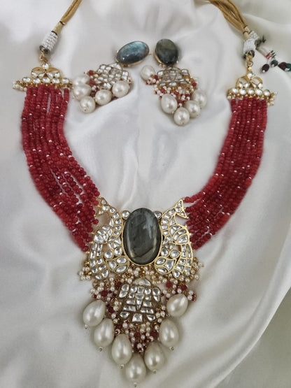 'Abhilasha' kundan necklace