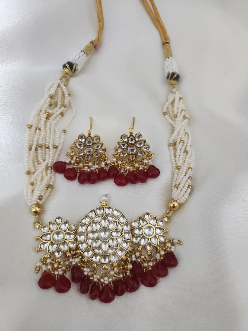 'Nimisha' pachi kundan chokar set
